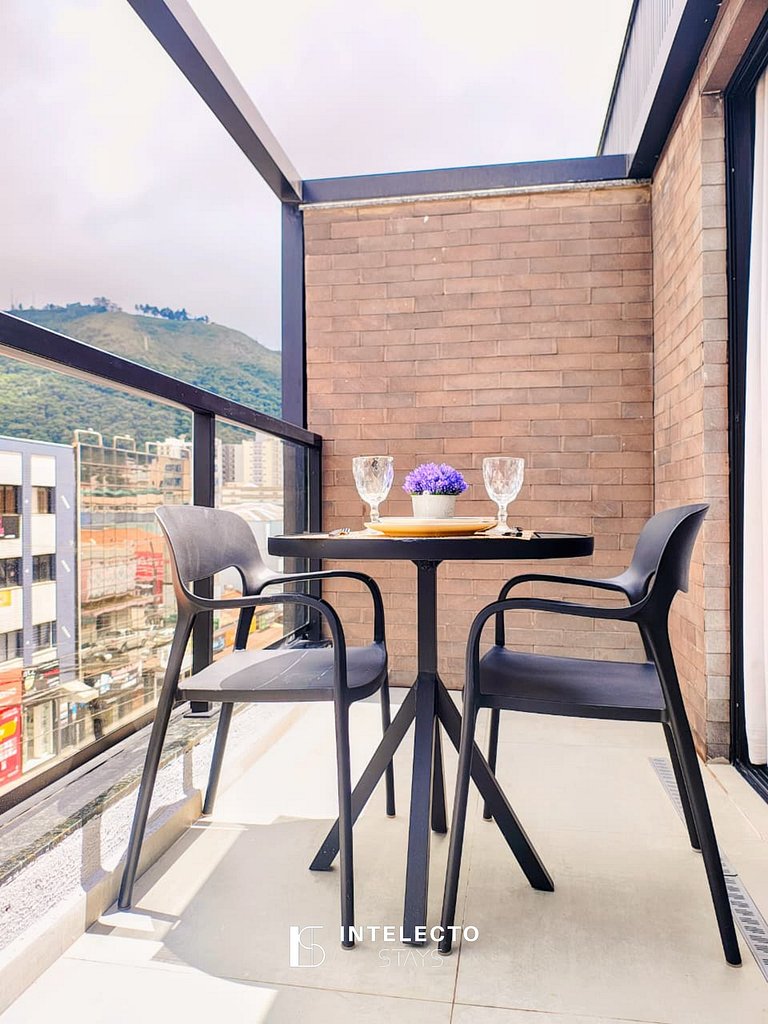 GO937-Apê 32. Studio no coração de Poços c/ar cond