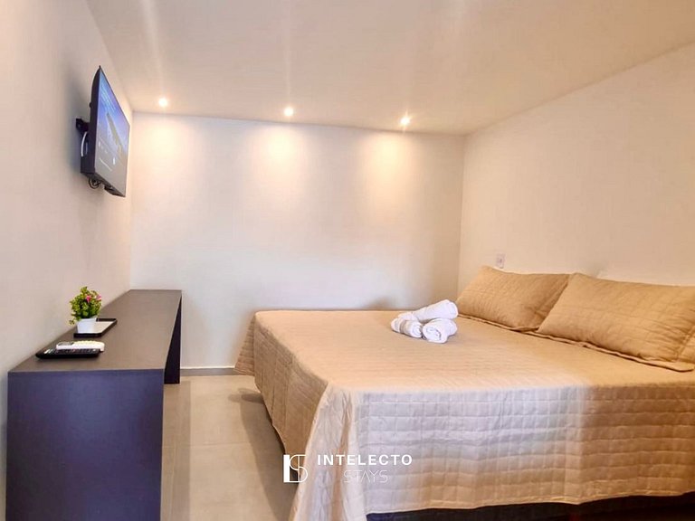 GO937-Apê 23. Studio no coração de Poços c/ar cond