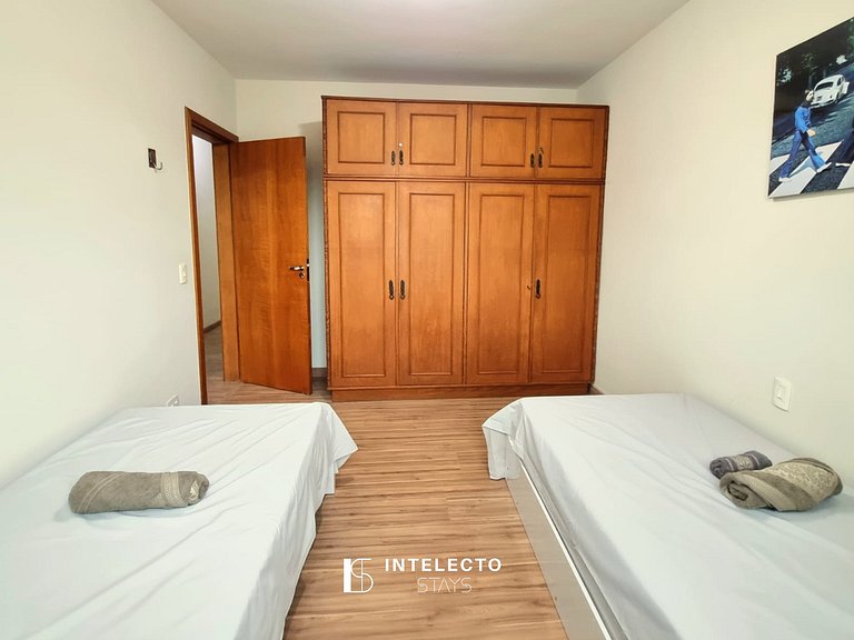 Apê espaçoso, a poucos minutos do centro