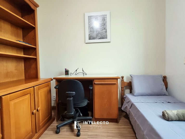 Apê espaçoso, a poucos minutos do centro