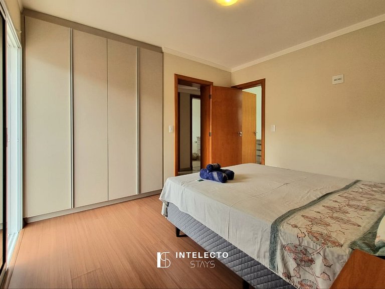 Apê espaçoso, à poucos minutos do centro