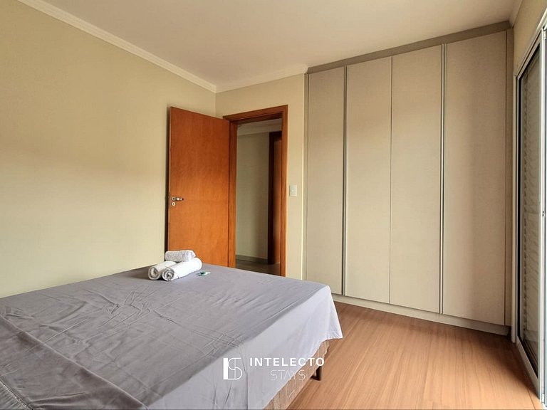 Apê espaçoso, à poucos minutos do centro