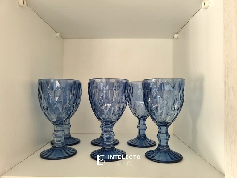 Ap espaçoso C/ Varanda à poucos minutos do centro