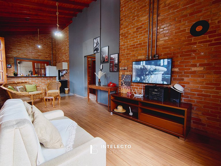 Chácara c/piscina churrasq/forno fogão de lenha