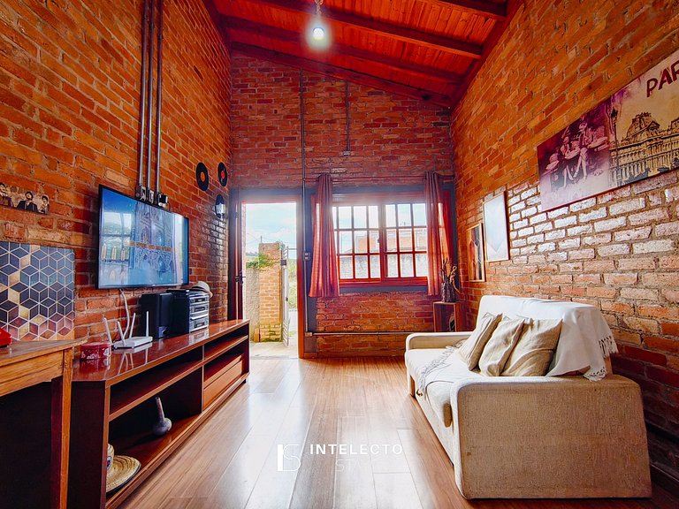 Chácara aconchegante c/piscina e churrasqueira