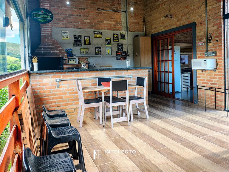 Chácara aconchegante c/piscina e churrasqueira