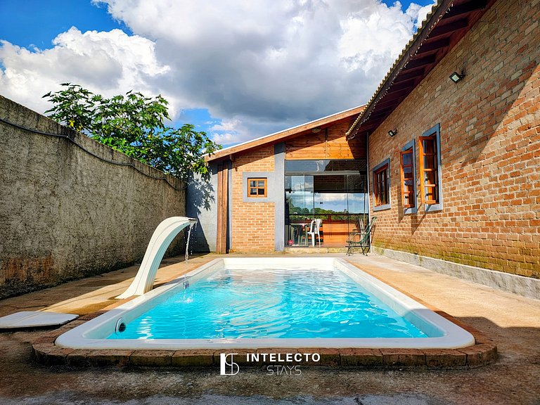 Chácara aconchegante c/piscina e churrasqueira