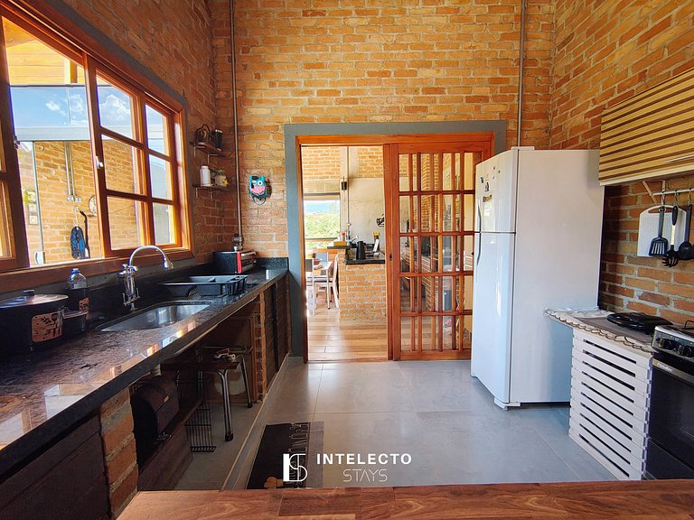 Chácara aconchegante c/piscina e churrasqueira