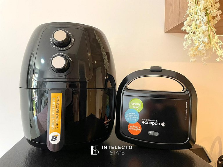 Ap 414 • Central, Piscina, Academia, Ar Cond.