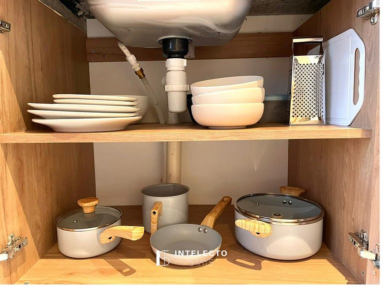 Ap 414 • Central, Piscina, Academia, Ar Cond.