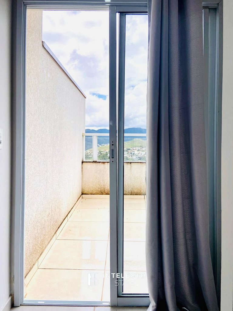 JH21-Duplex c/terraço priv. e vista linda, px PUC