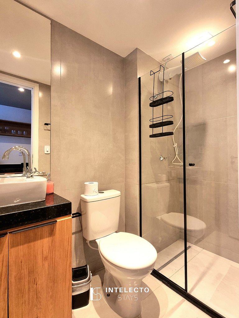 Ap 113• Central, Piscina, Academia, Ar Cond.