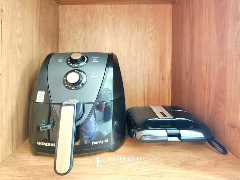 Ap 102• Central, Piscina, Academia, Ar Cond.