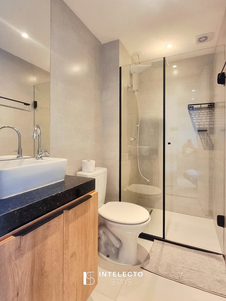 Ap 102• Central, Piscina, Academia, Ar Cond.