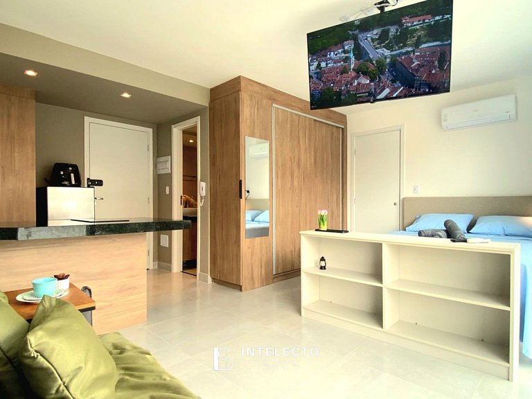 Ap 102• Central, Piscina, Academia, Ar Cond.