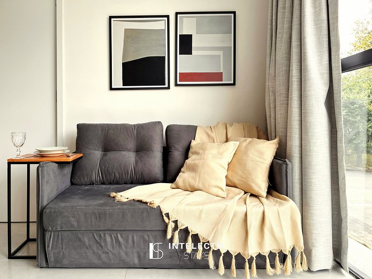 Ap 103• Central, Piscina, Academia, Ar Cond.