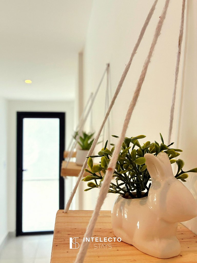 Ap 103• Central, Piscina, Academia, Ar Cond.