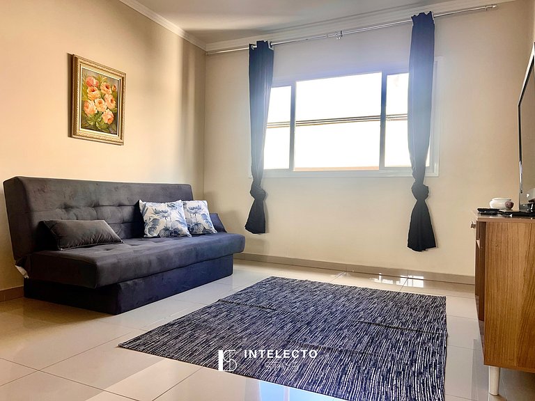 Ap espaçoso C/ Varanda à poucos minutos do centro