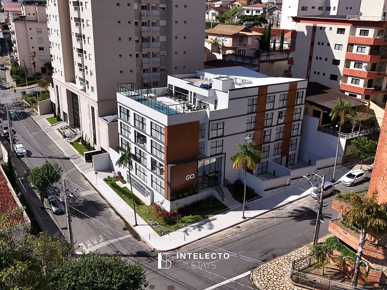 Ap 302• Central, Piscina, Academia, Ar Cond.