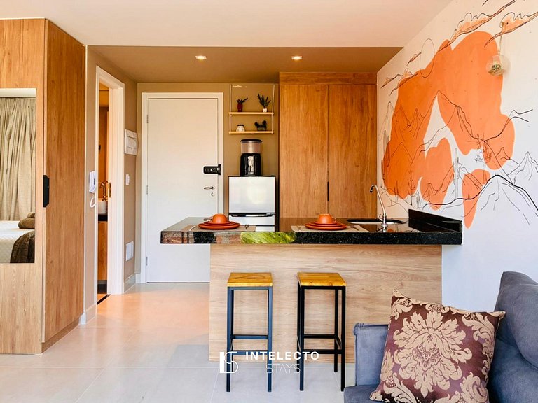 Ap 401• Central, Piscina, Academia, Ar Cond.