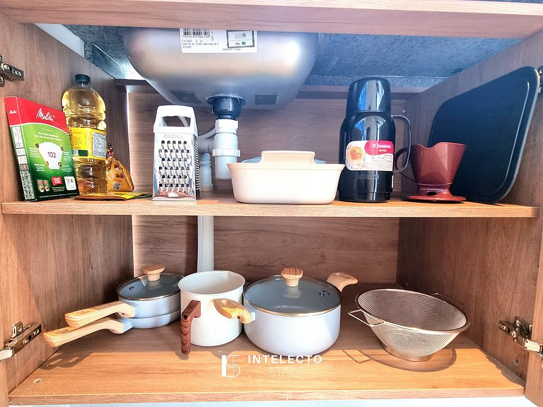 Ap 412• Central, Piscina, Academia, Ar Cond.