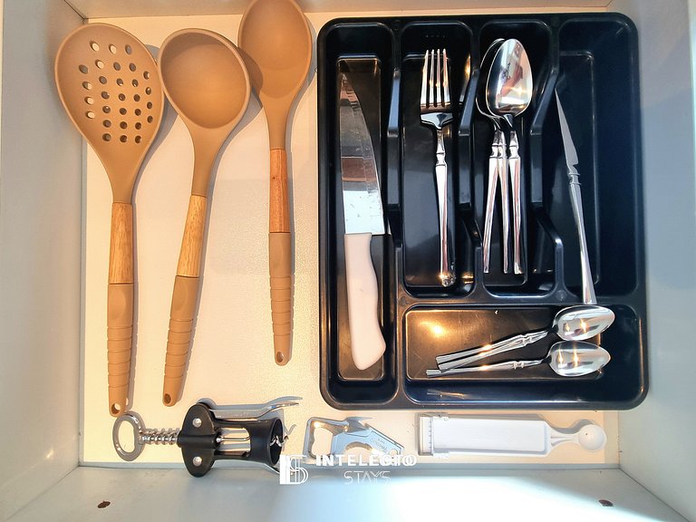 Ap 412• Central, Piscina, Academia, Ar Cond.