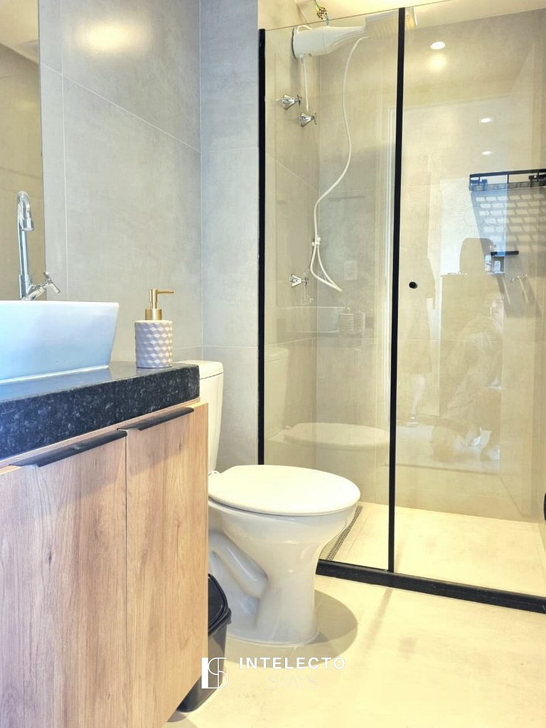 Ap 412• Central, Piscina, Academia, Ar Cond.