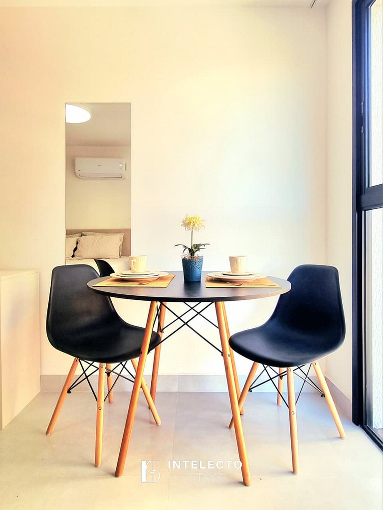 Ap 410 • Central, Piscina, Academia, Ar Cond.