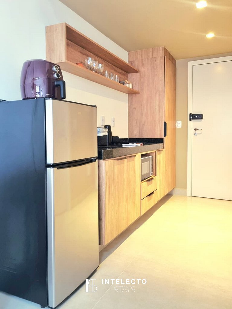 Ap 411• Central, Piscina, Academia, Ar Cond.