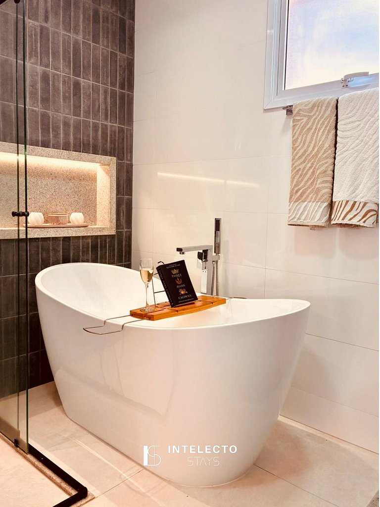 61- Luxo | Banheira de imersão | 3 suítes | Centro