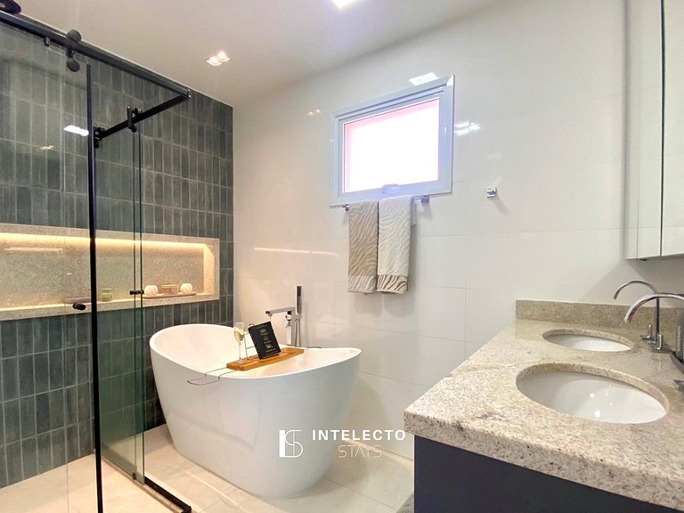 61- Luxo | Banheira de imersão | 3 suítes | Centro