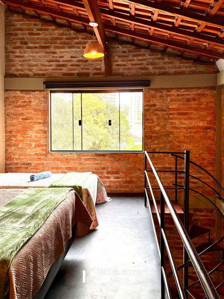 Loft aconchegante no Centro, c/Wi-Fi e garagem