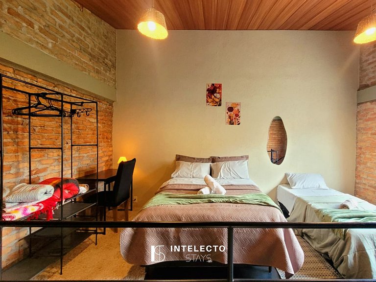 Loft aconchegante no Centro, c/Wi-Fi e garagem
