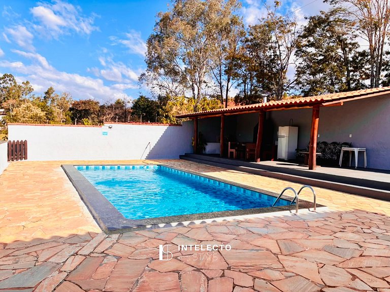 Sítio c/ Piscina, Churrasqueira e Sala de Jogos
