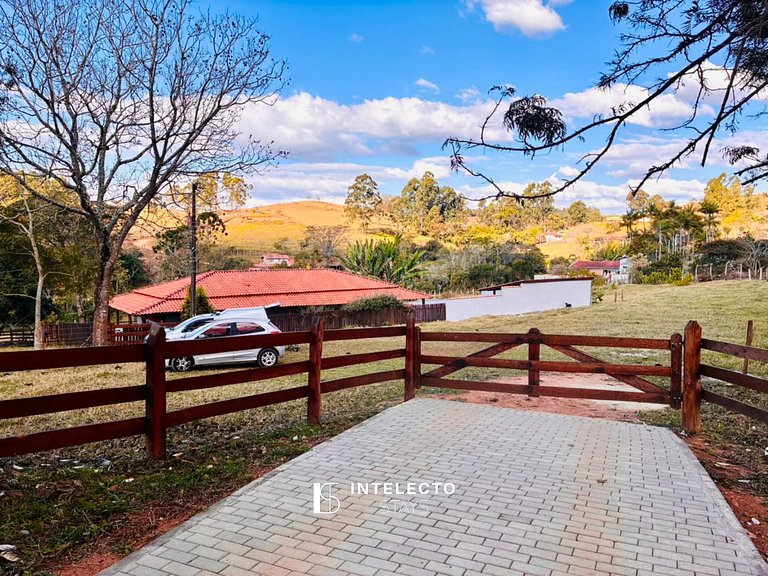 Sítio c/ Piscina, Churrasqueira e Sala de Jogos