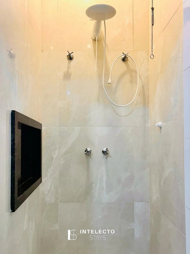 Casa Central Px Matriz c/ Churrasqueira, 2 Suítes