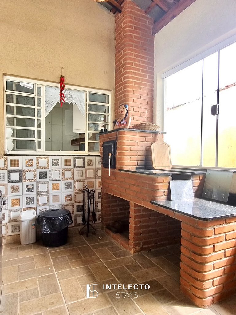 Casa prx represa c/ pisc, churrasq/, fogao a lenha