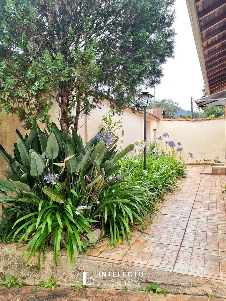 Casa prx represa c/ pisc, churrasq/, fogao a lenha
