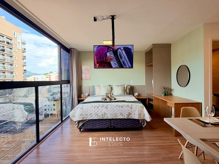 Ap264 • Central, Vista top, Piscina, Acad.